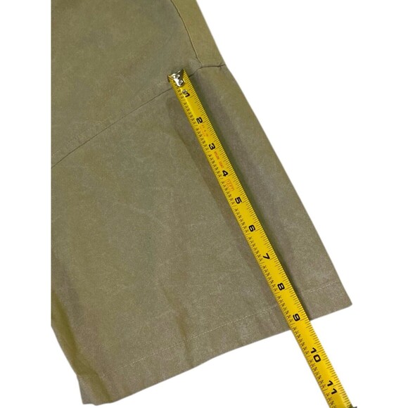 HAGGAR CASUALS Mens Medium Button Down Shirt Short Sleeve Khaki Front Pocket - Picture 9 of 9